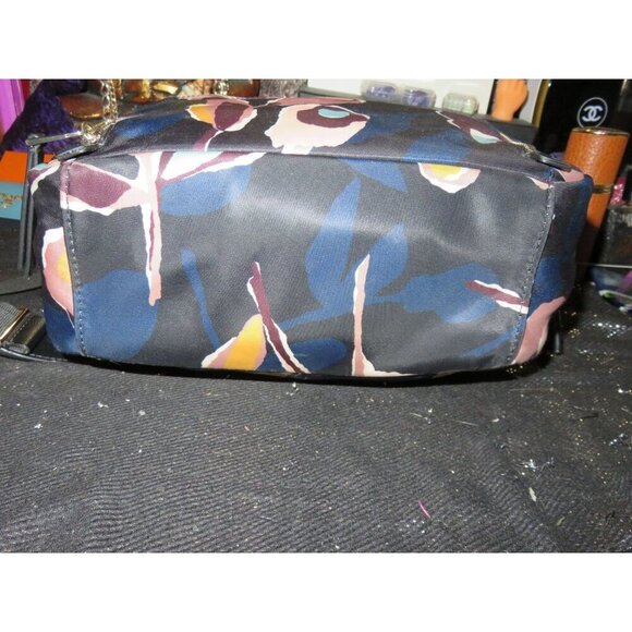 Kate Spade New York Chelsea Dawn Paper Rose Floral backpack w/ adjustable straps - Picture 5 of 10